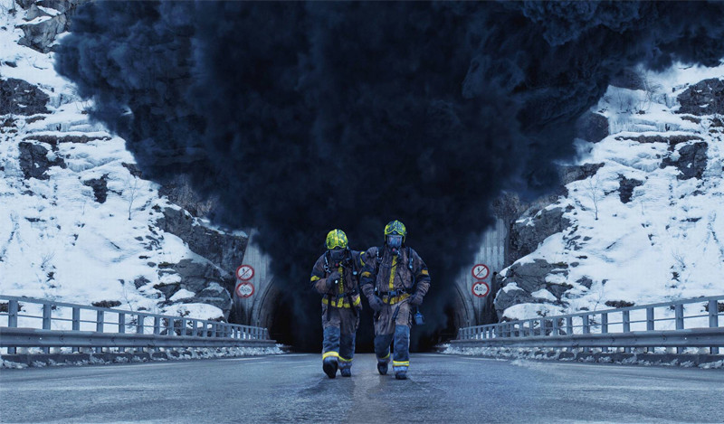 alt text: Cảnh tuyết phủ trắng xóa trong phim Đường Hầm Sinh Tử