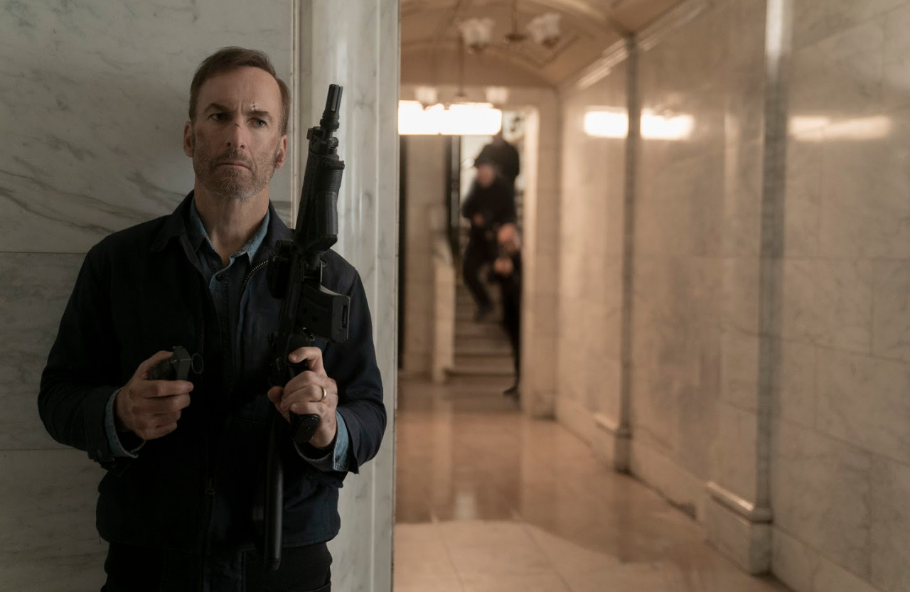 Bob Odenkirk trong vai Hutch Mansell