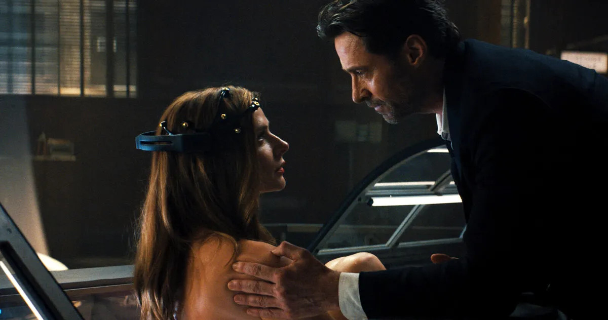 Cảnh phim Reminiscence với thành phố ngập nước