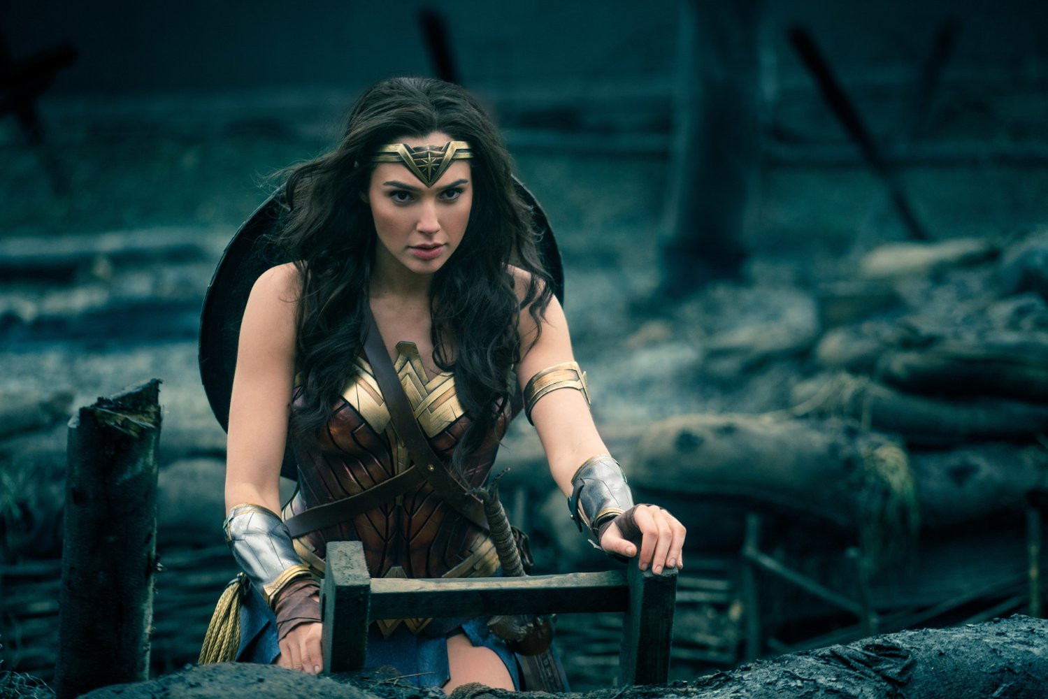 REVIEW Wonder Woman – Cú hit ngoạn mục của Nữ Siêu Anh Hùng