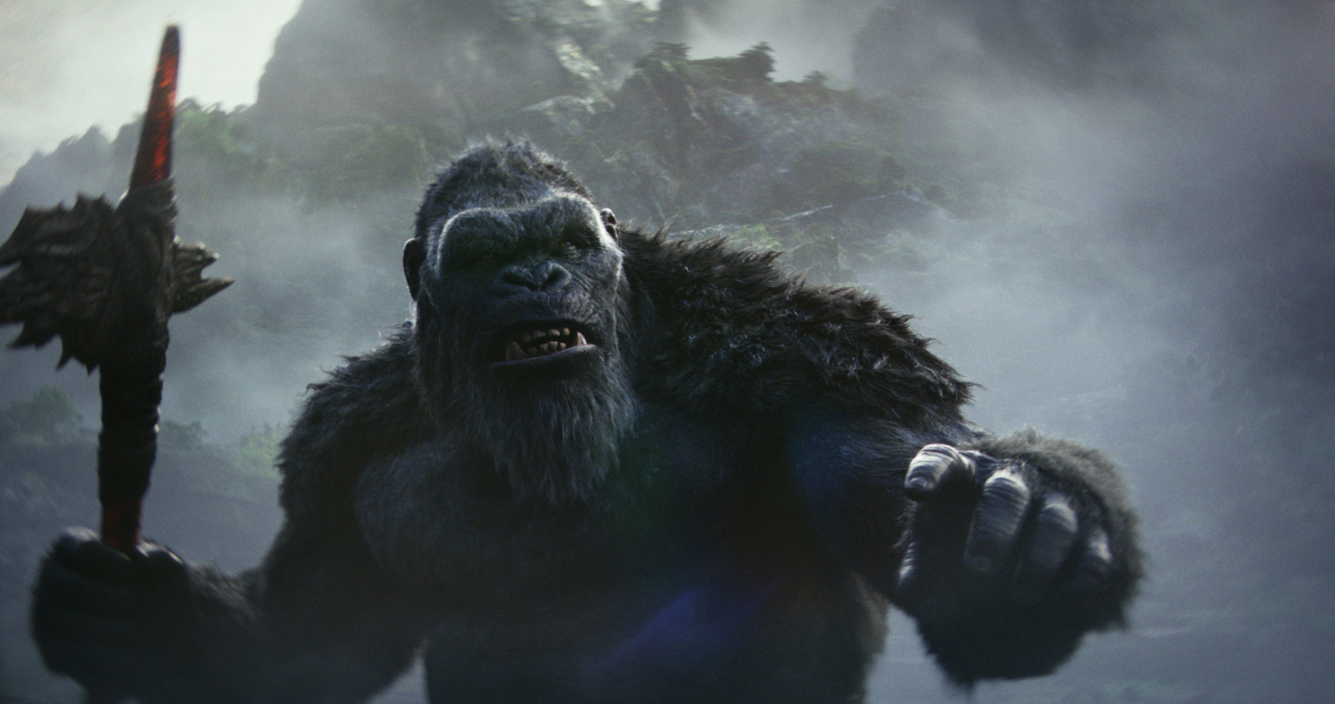 Kong gặp gỡ tiểu titan đồng loại