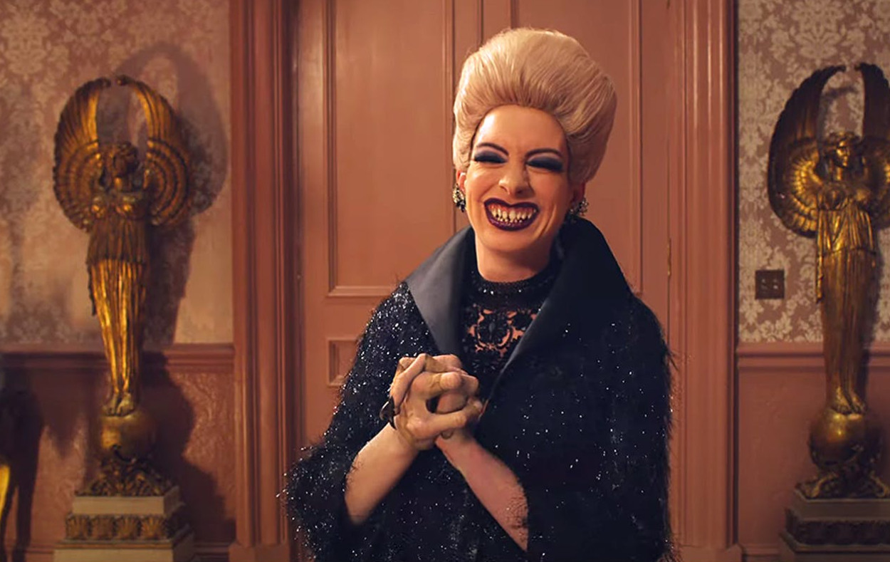 Mụ phù thủy vừa hài hước, vừa đáng sợ.